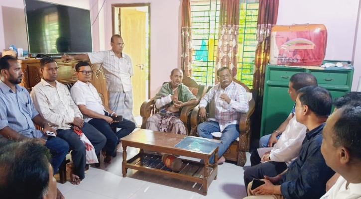 লক্ষ্মীপুরে লুট হওয়া স্বর্ণালংকার উদ্ধার হয়নি, দোকান মালিকের অসন্তোষ